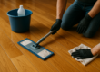 Illustration af Rengøring af lakeret trægulv: Sådan bevarer du gulvets glans og holdbarhed